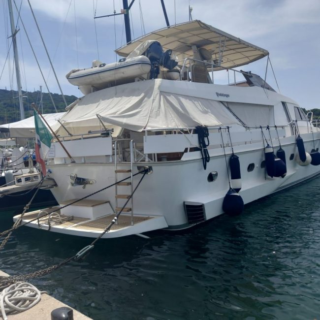 Motor Yacht Alalunga 22